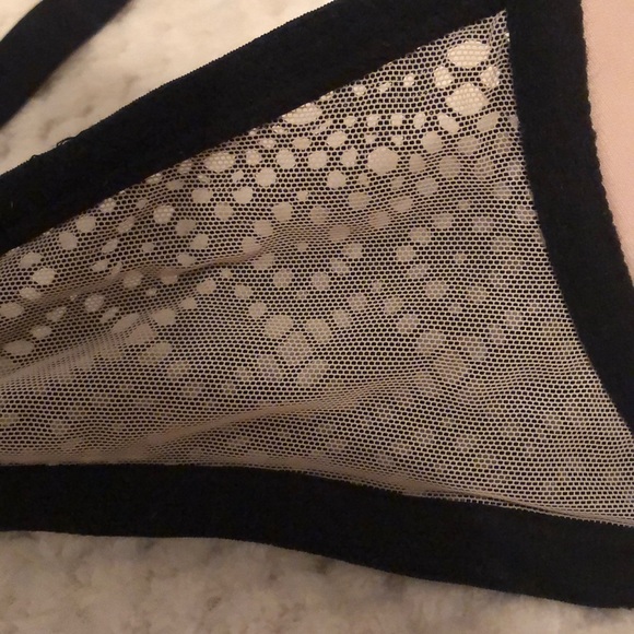 Never worn Victoria’s secret bra. Size 38D - Picture 6 of 7